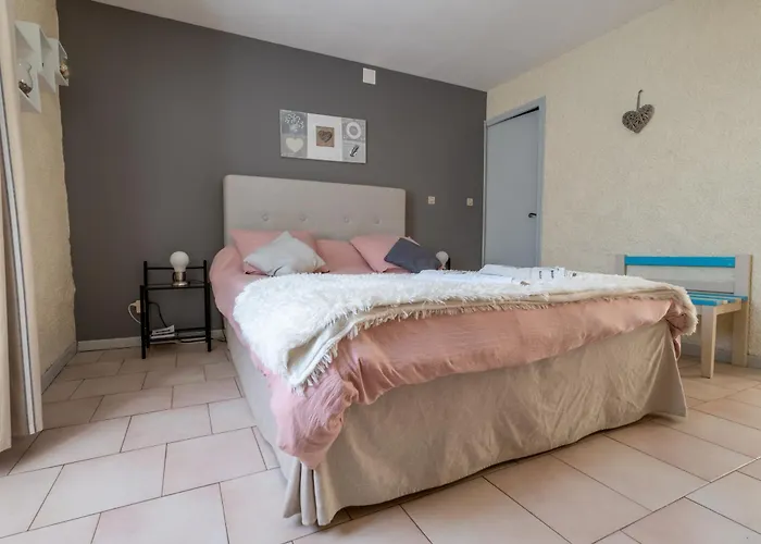 Domaine La Coquillade Homestay *